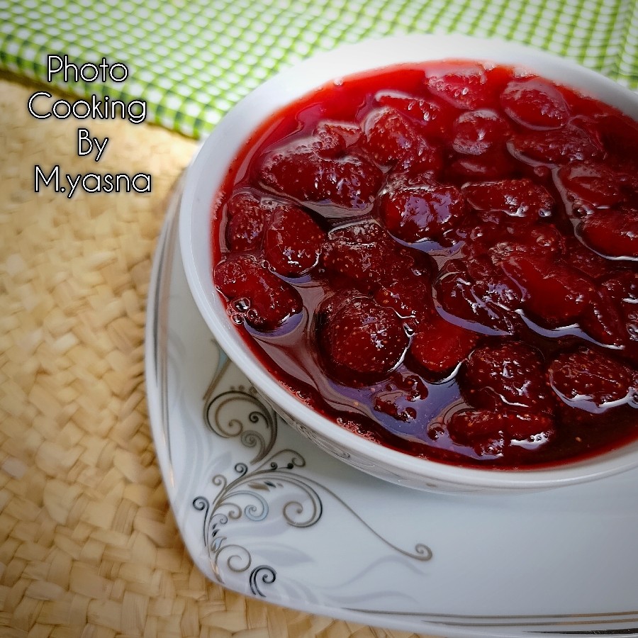 عکس مربا توت فرنگی
