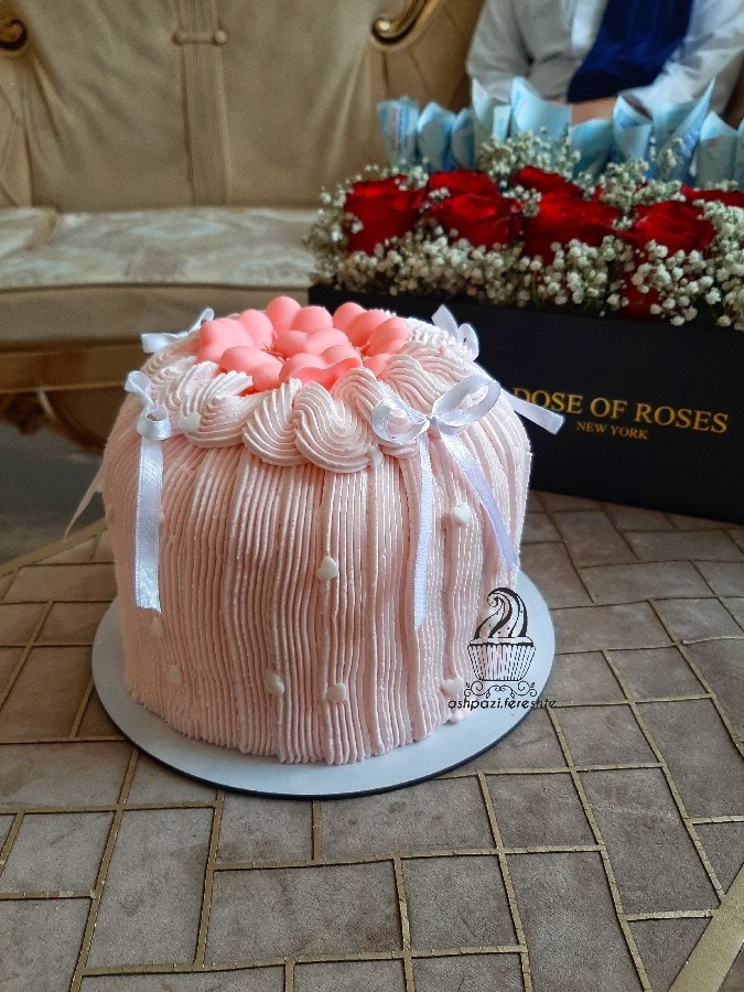 عکس کیک اسفنجی (با سه قلم مواد)