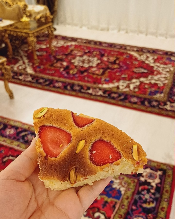 عکس کیک توت فرنگی