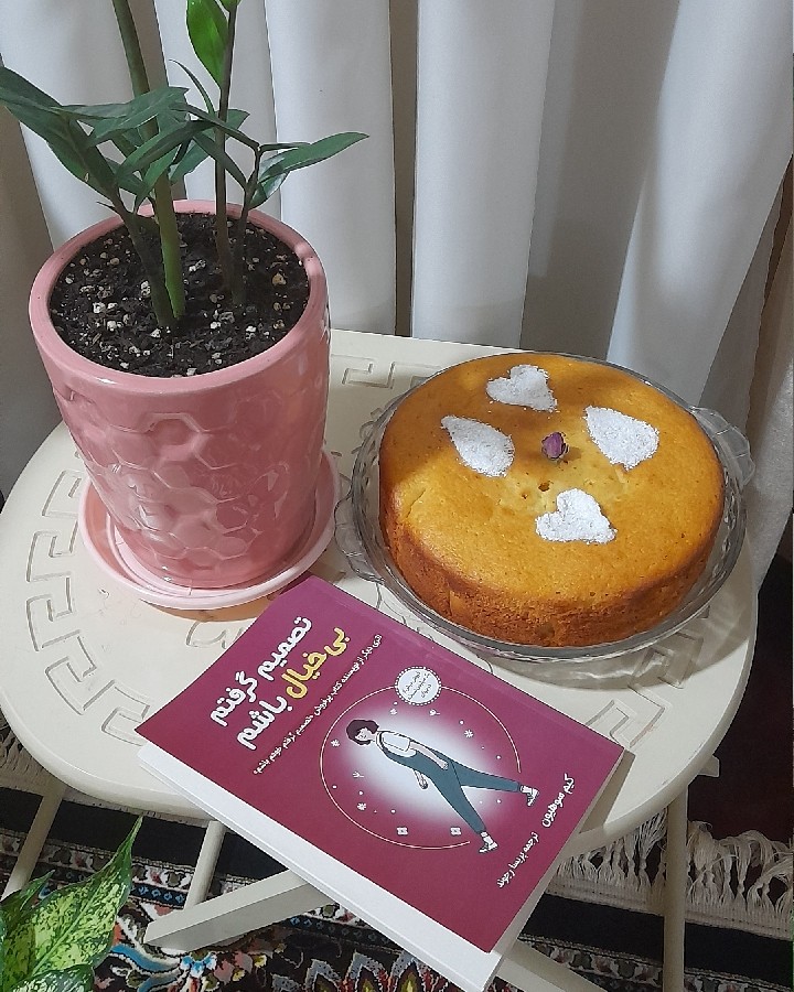 عکس کیک هل و گلاب زعفرانی