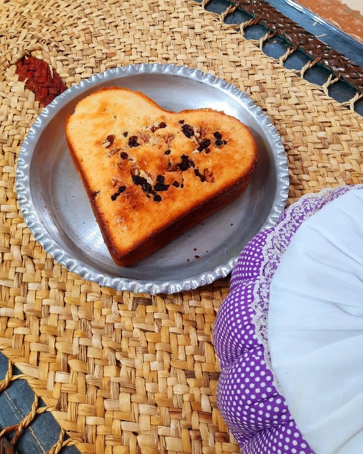 عکس کیک کشمش گردو