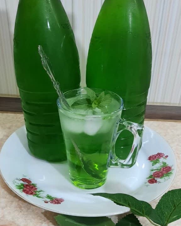 عکس شربت نعنا و‌سکنجبین خانگی
