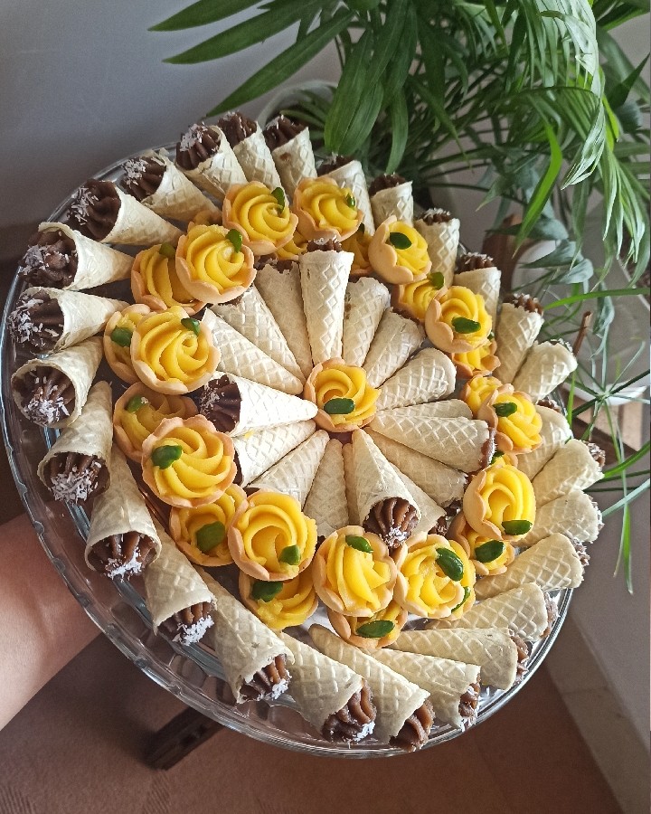 عکس حلوا زعفرونی و دارچینی