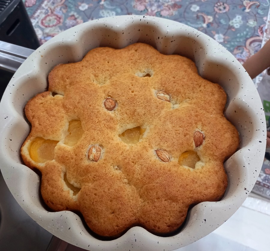 عکس کیک زردآلو