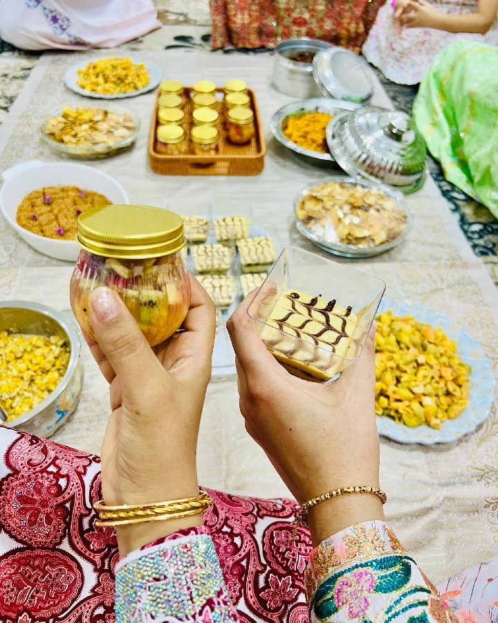 عکس دورهمی با دوستان پایه⁦^⁠_⁠^⁩