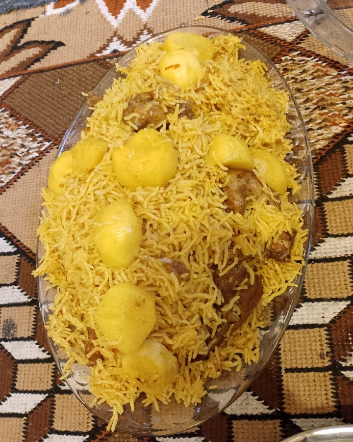 عکس استانبولی مامان پز(واقعا خوشمزه بود)دست و پنجه ی مامان قشنگم در دنکنه 