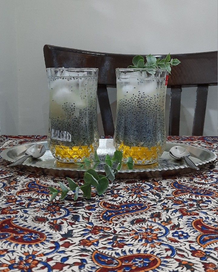 عکس شربت زعفران و تخم شربتی