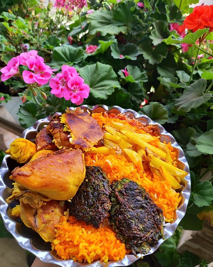 عکس مرغ زعفرانی