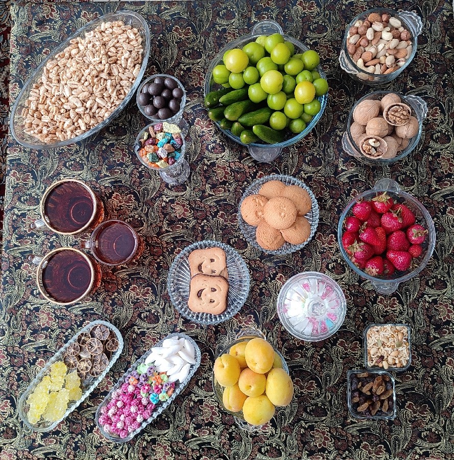 عکس عکس های تکراری از یه عصرونه خانوادگی که خیلی دوسش دارم?