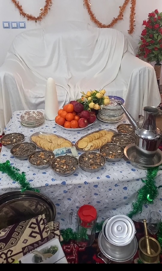 عکس عروسی خزپارتی به سبک دهه شصتی
حتما ورق بزنید بقیه عکساروهم ببینید