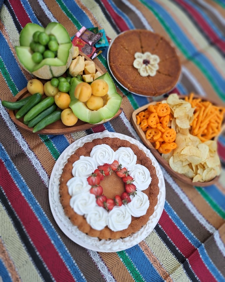 عکس پیک نیک با دوستان 