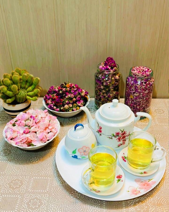عکس دمنوش گل محمدی