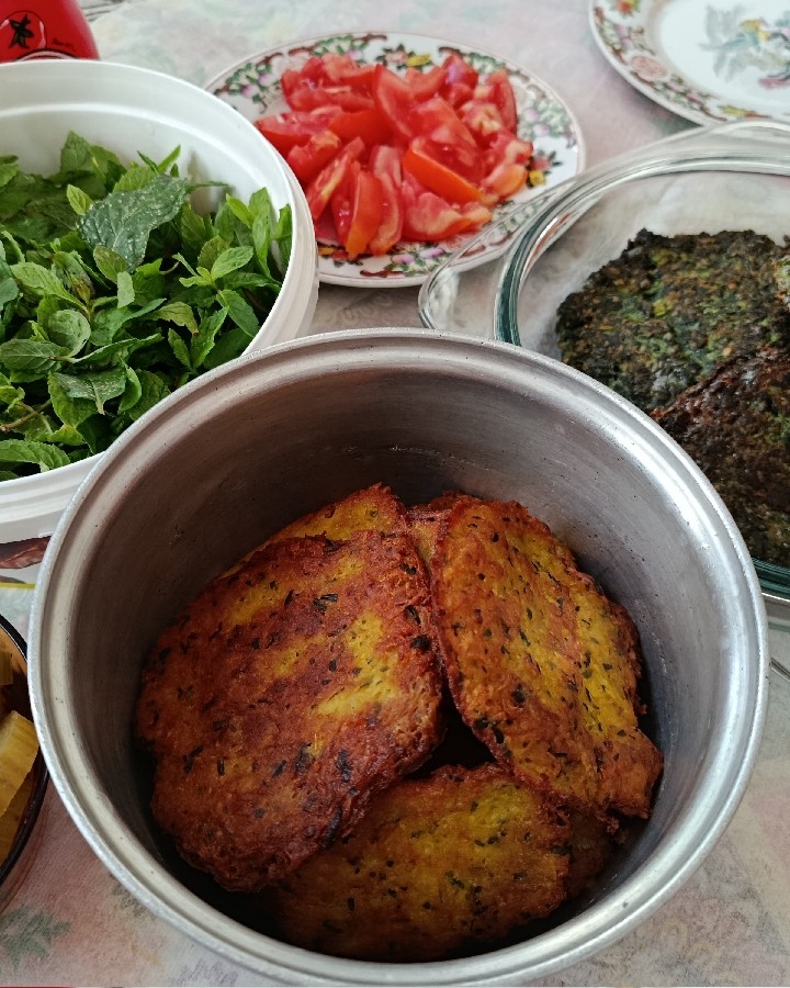 عکس کوکو سیب زمینی و کوکو سبزی
