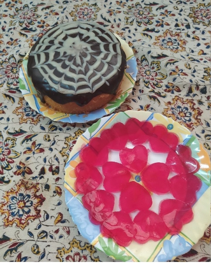 عکس کیک ساده و ژله قلبی 