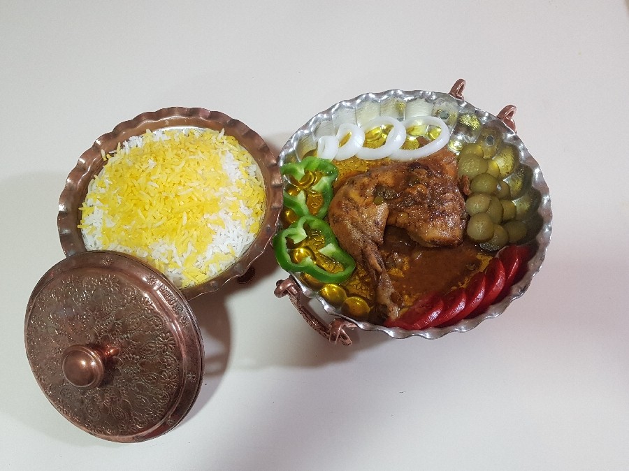 عکس چلو مرغ زعفرانی سرخ شده