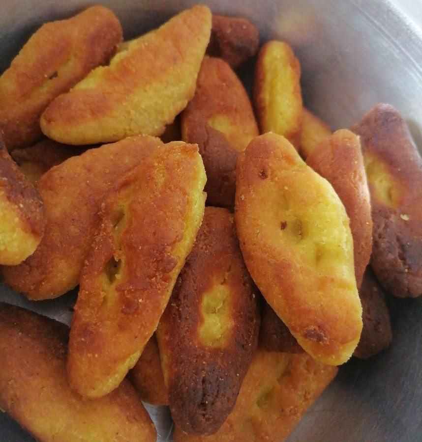 عکس بژی (شیرینی سنتی کرمانشاه)