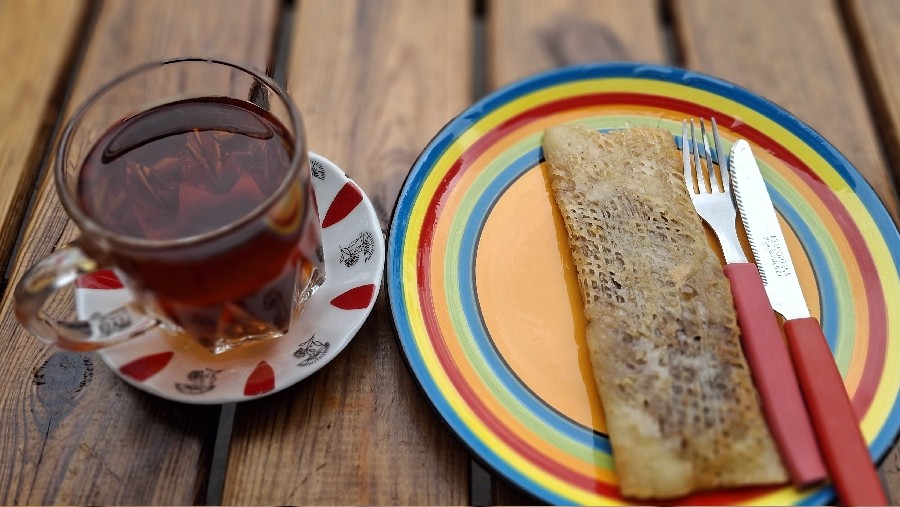 عکس رشته خشکار و چای لاهیجان