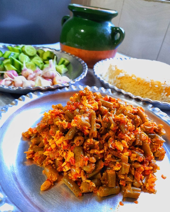 عکس خورشت گوجه و لوبیا یک غدای گیلانی و خوشمزه
