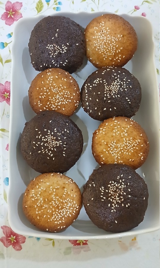 عکس کاپ کیک شکلاتی و وانیلی