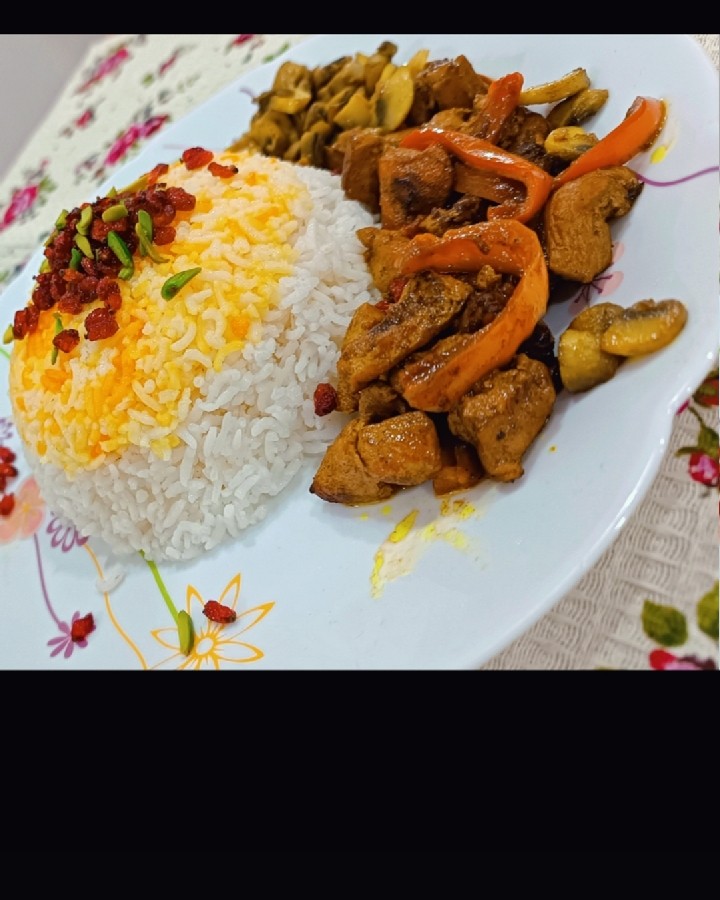 عکس پلو مرغ و قارچ