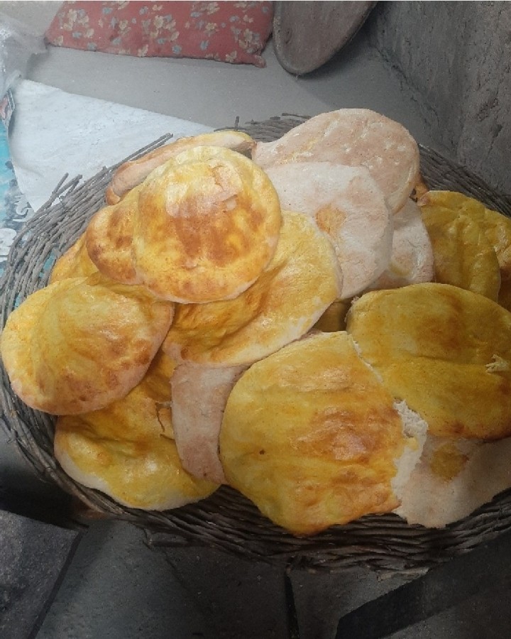 عکس نون محلی مامان پز