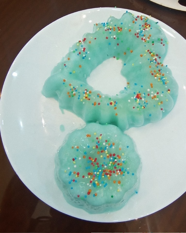 عکس ژله بلوبری با شیر