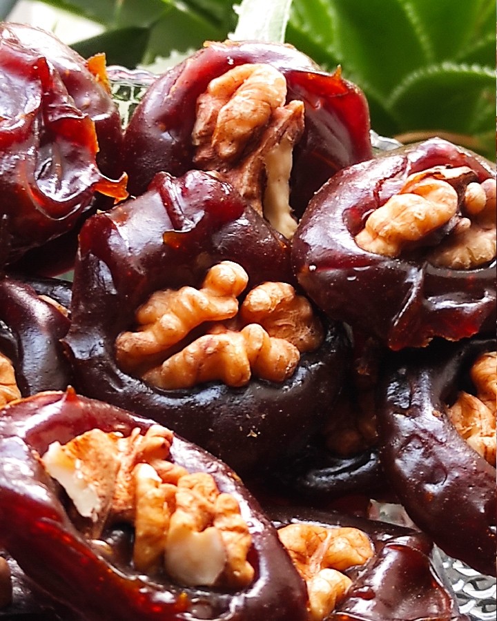 عکس باسلوق شیره انگور و گردو ساوه
