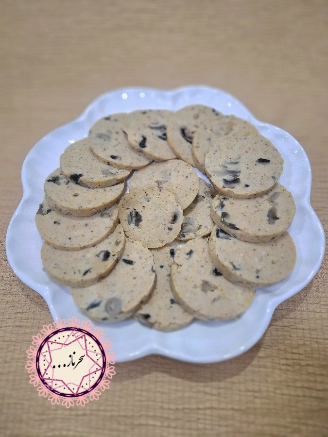 عکس کالباس مرغ و قارچ