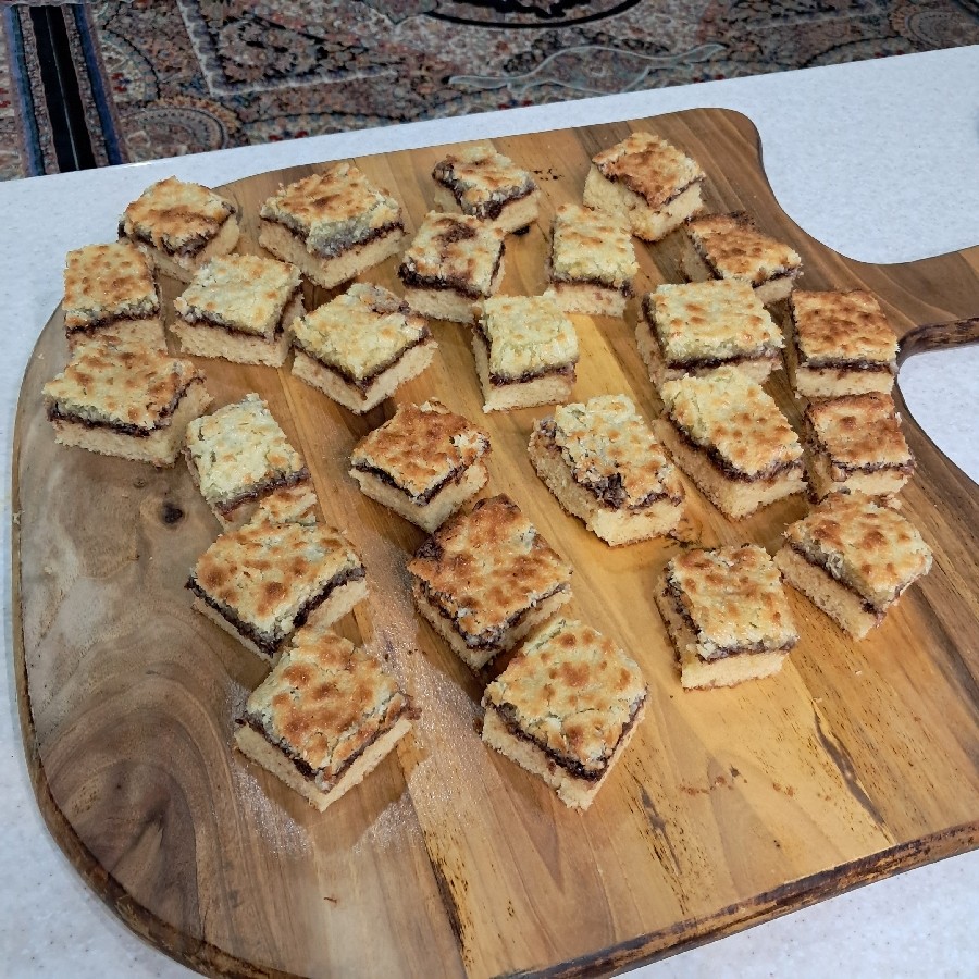 عکس کیک نارگیلی با دیزاین خلاقیت خودم