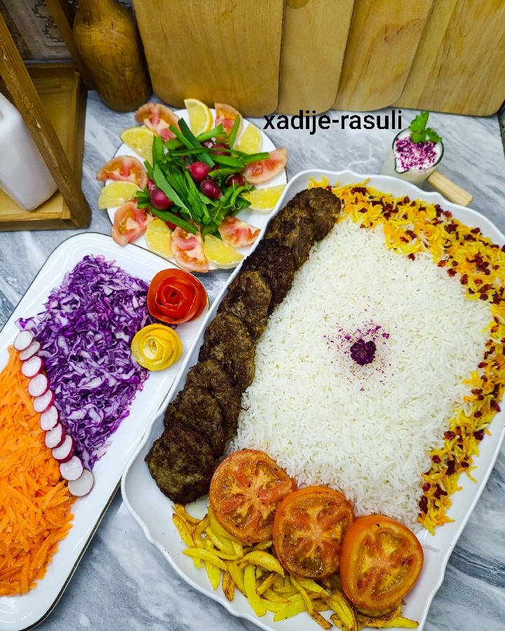 عکس کباب تابه ای زرشک پلو سالاد 
جاتون سبز 