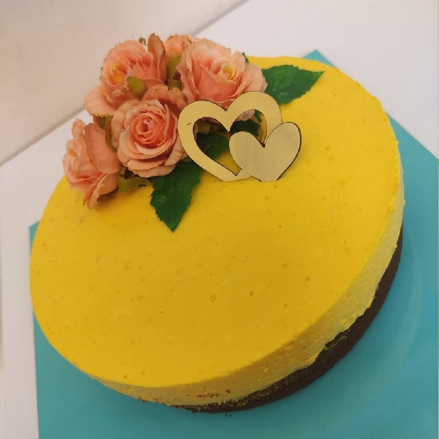 عکس چیز کیک زعفران و کیک شکلاتی 