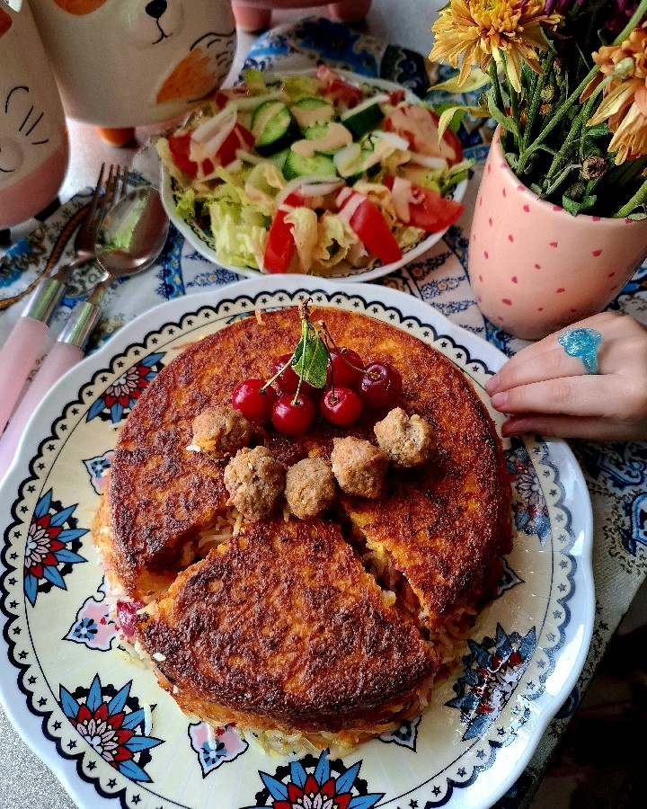 عکس آلبالو پلو با ته دیگ تهچینی