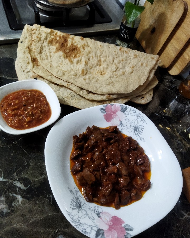 عکس خوراک دل و جیگر با نون خودم پز محلی