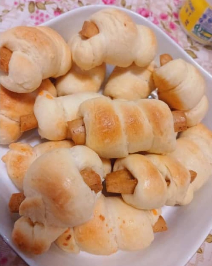 عکس کروسان سوسیسی