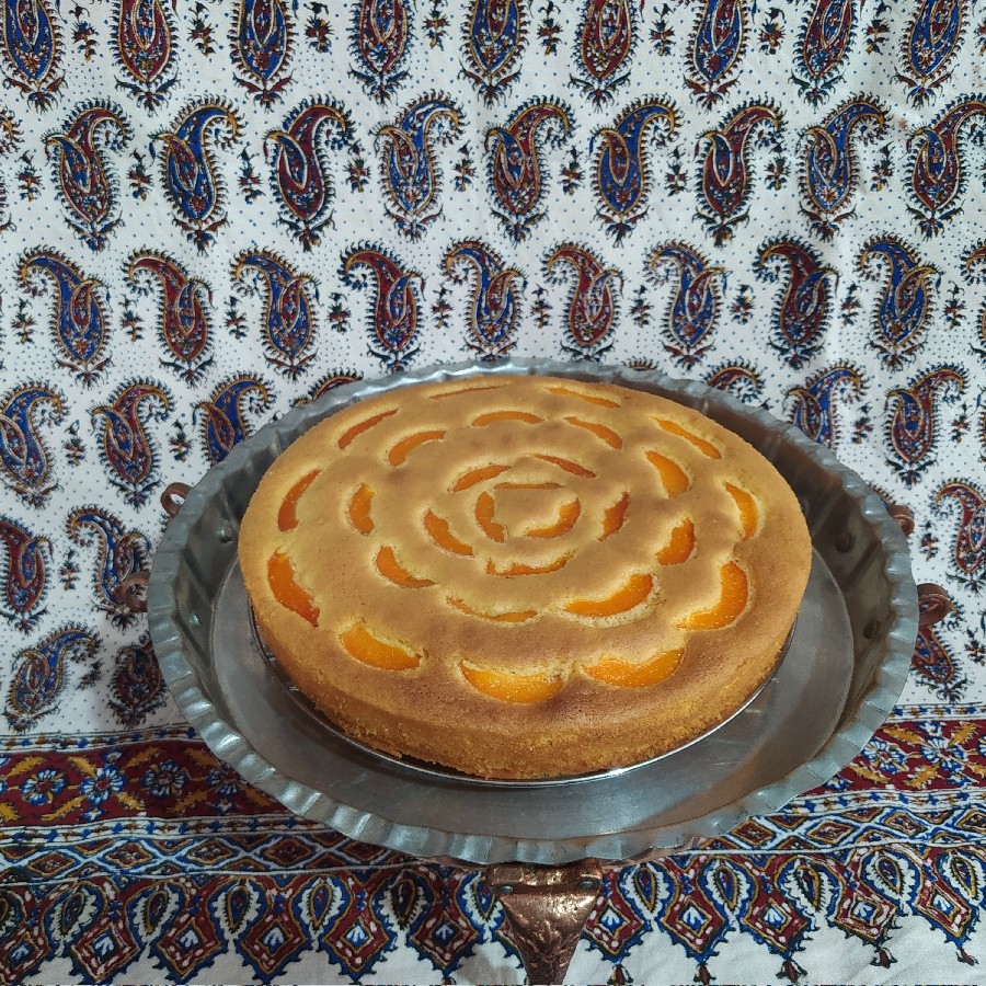 عکس پای کیک زردآلوی قرمز