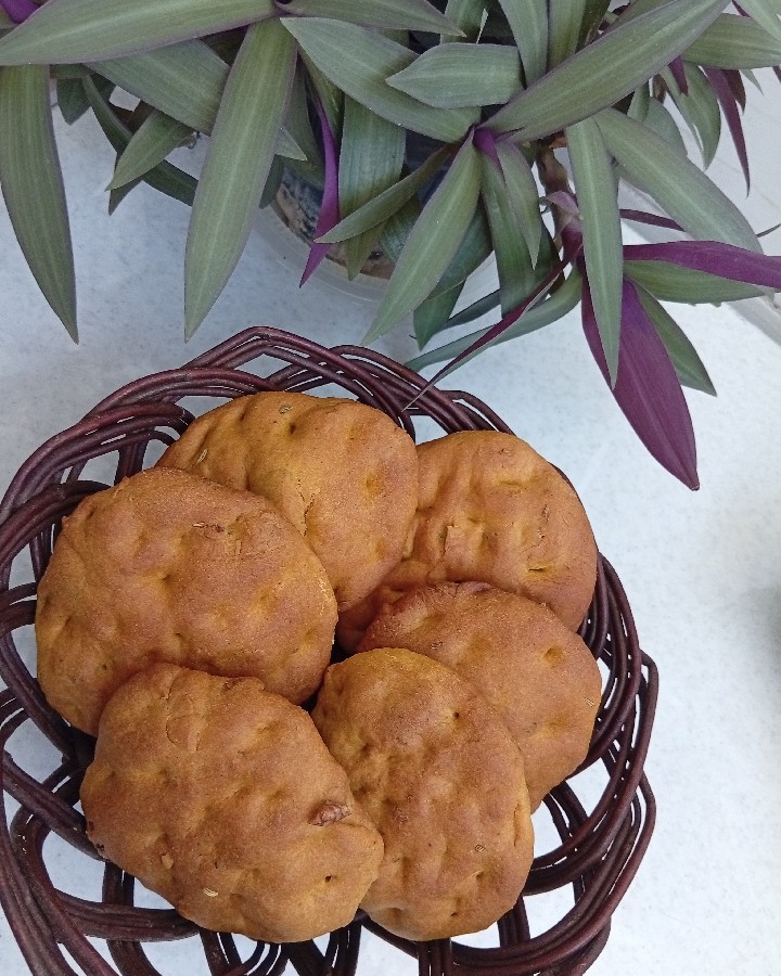 عکس کلوچه سنتی گردو و زنجبیل