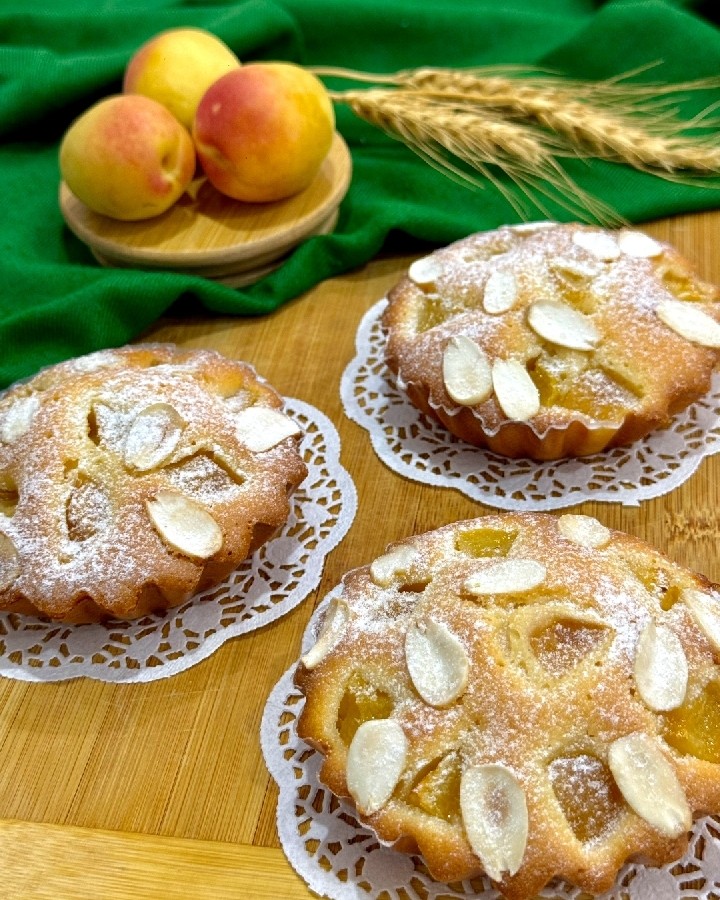 عکس کیک زردآلو