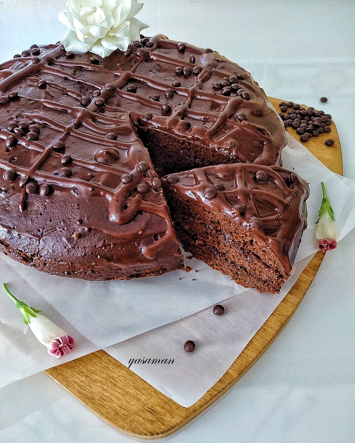 عکس کیک شکلاتی با کرم شکلات