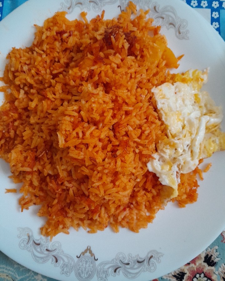 عکس دمی گوجه با نیمرو