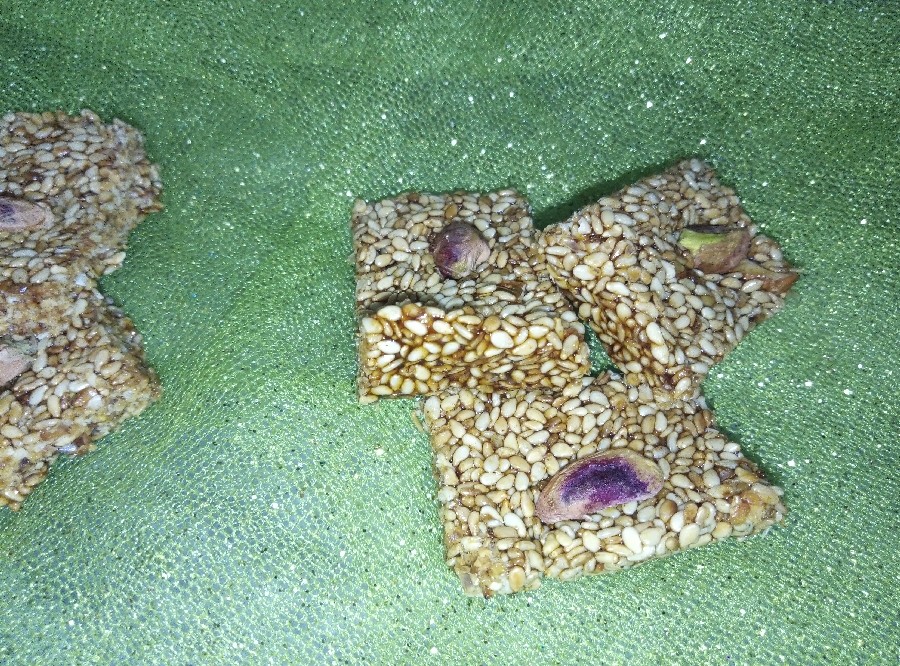 عکس کنجد بارباشیره انگور