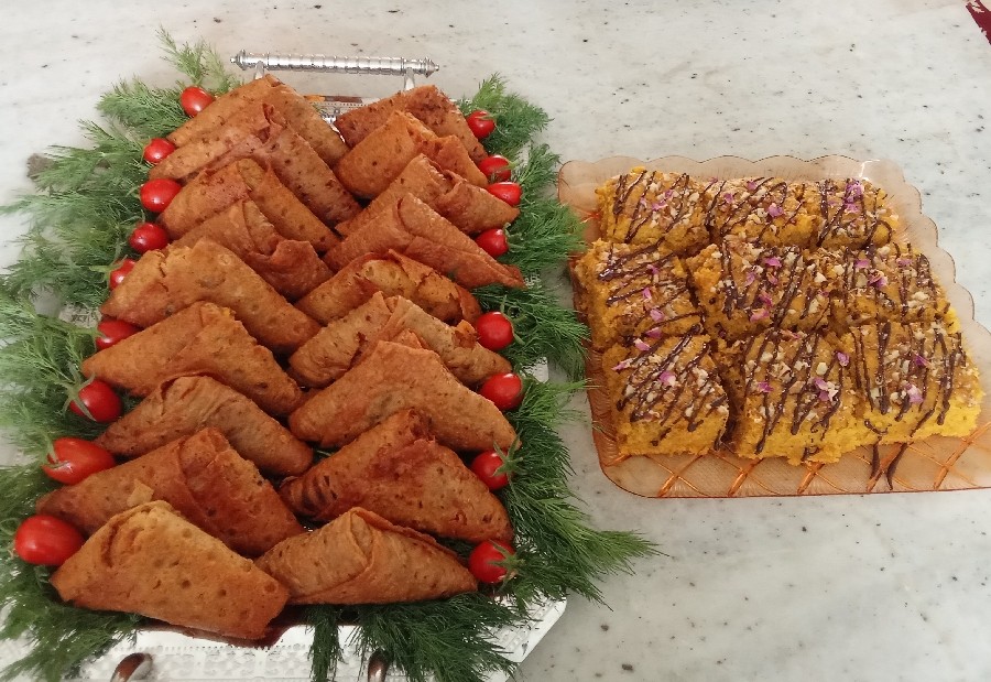 عکس پذیرایی عصرانه (سمبوسه و کیک کدو )?