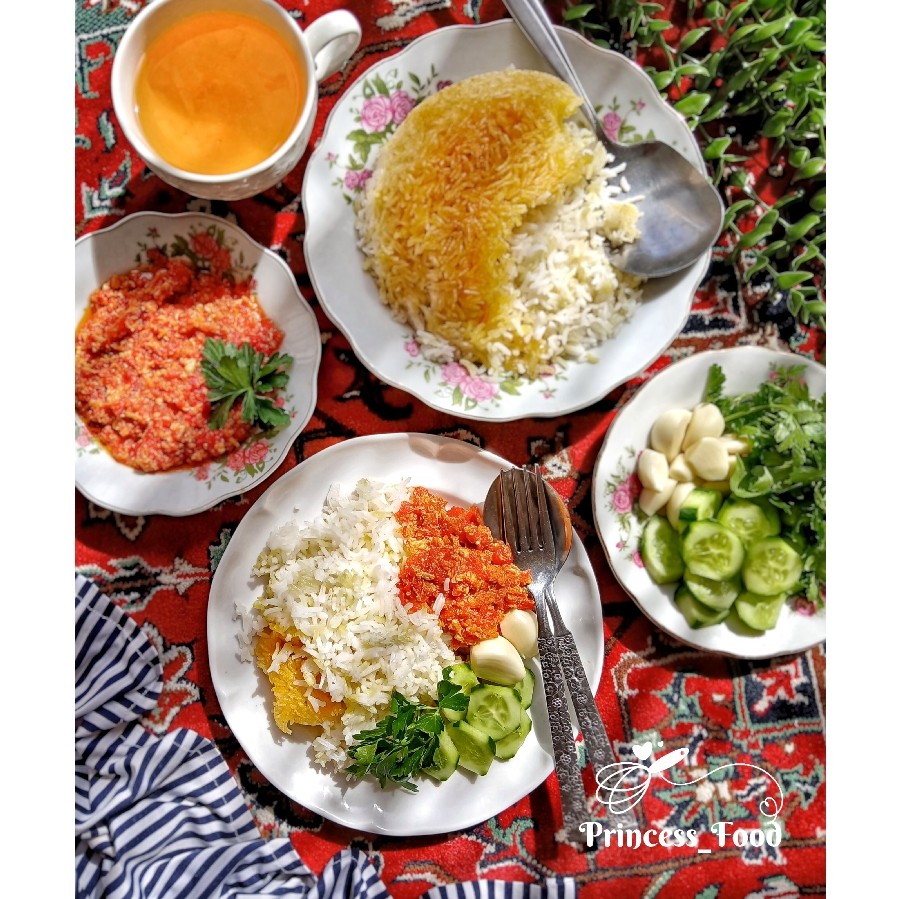 عکس خورش پامادور گیلانی