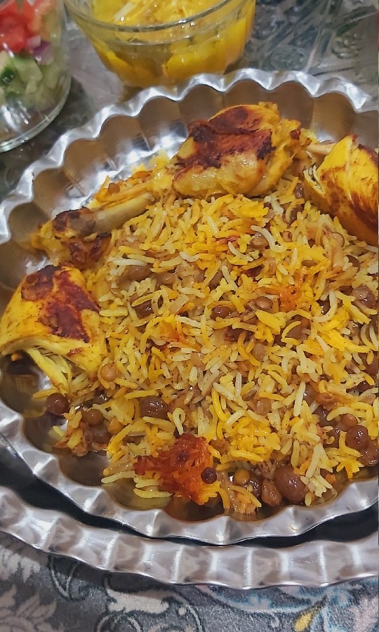 عکس عدس پلو با مرغ سرخ شده #