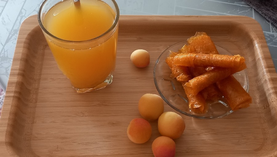 عکس شربت زردآلو و لواشکش