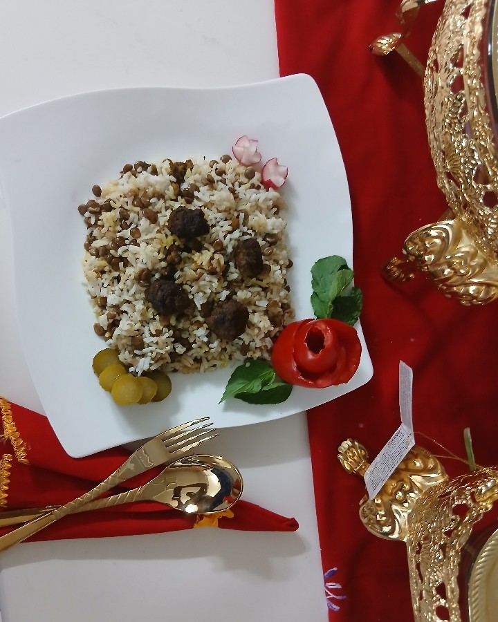 عکس عدس پلو با گوشت قلقلی