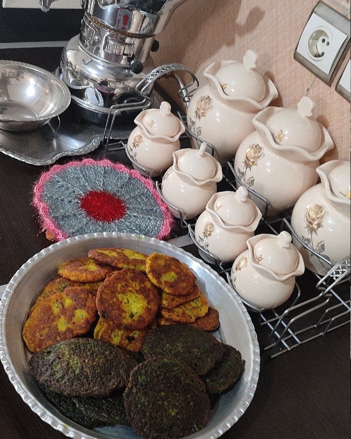 عکس کووسبزی و کوکو مرغ ناهار روز جمعه بیست تیرماه