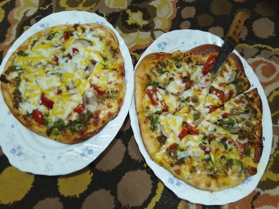 پیتزا گوشت و قارچ 