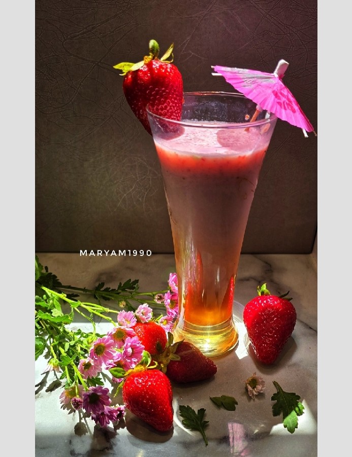 عکس شیک توت فرنگی 