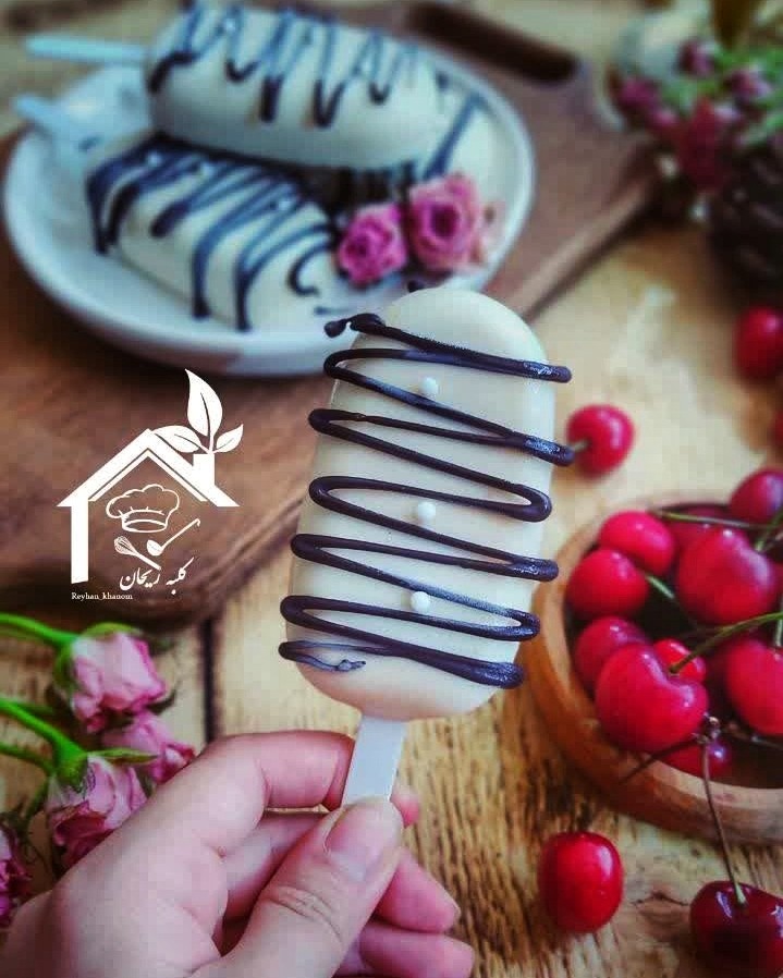 عکس بستنی نارگیلی با روکش شکلات