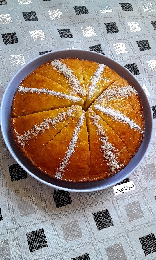 عکس کیک هل وگلاب زعفرانی
